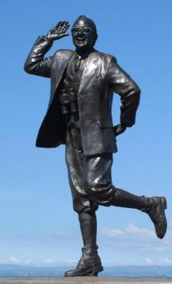 Statue of Eric Morecambe
In Morecambe Lancashire UK
See message from Dianne on this page,
Well she does live in Australia so will have to forgive her !!