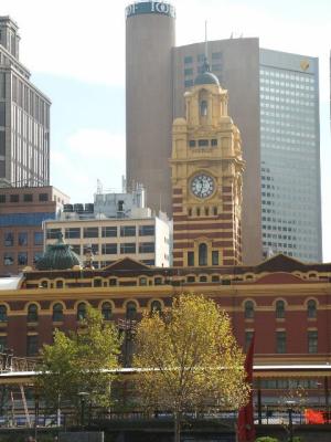 Flinders Street Station Clock 2.jpg
