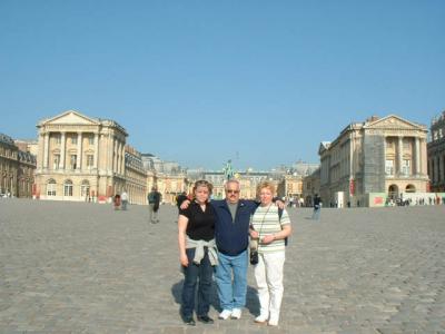 Nicki, Rolly and Sue at the Chateau de Versailles
