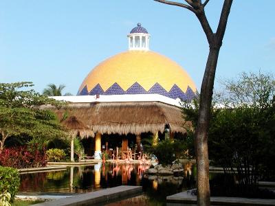 u27/pgammon/medium/15642648.ParaisodelMarMainLobbyDome.jpg