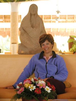 Nikki in Lobby with Statue