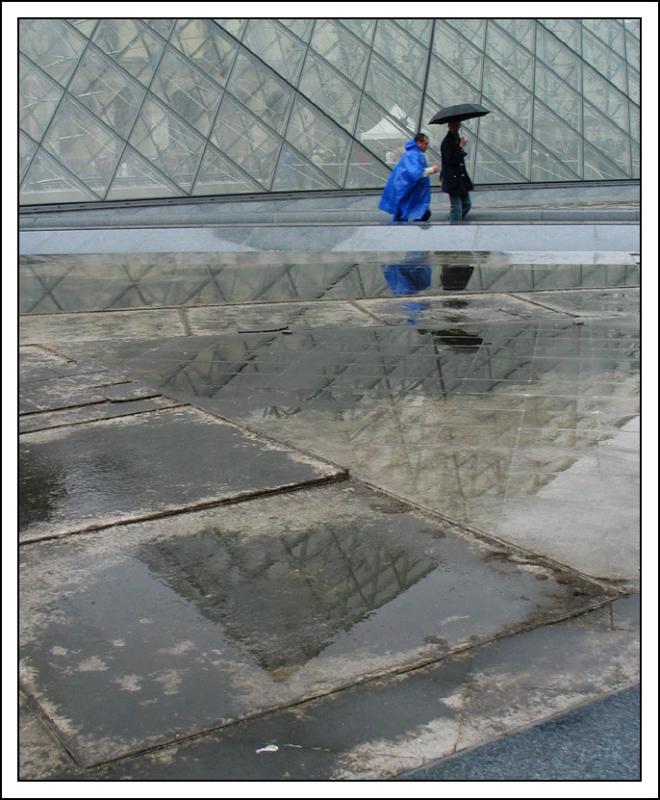 beton, verre, reflet et gomtrie (La pyramide du Louvre)