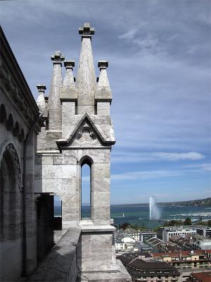 Fountain from St-Pierre's Cathedral - Geneva