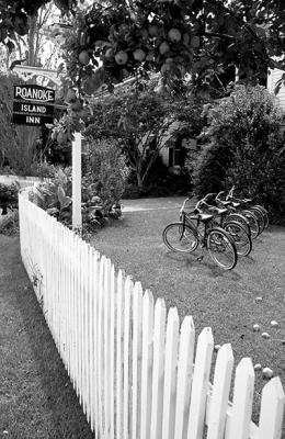 inn-bw.jpg