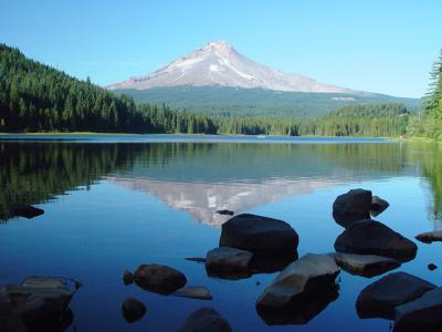 Mount Hood at Trillium Lake by KHilleg