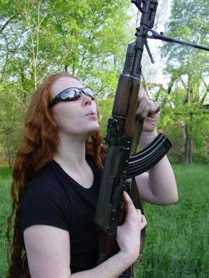 Amber Baldwin Autmn Twilight  with an AK-47Dsc07401.jpg