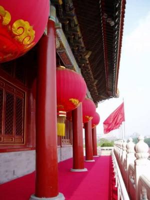 Huge red lanterns on Tian An Men.