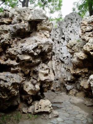 Path hidden among the rocks.