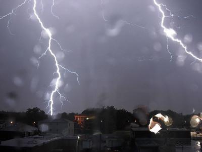 LIGHTNING  OUTSIDE EDITED  COLORDESKPHOTO 9-10-022.JPG