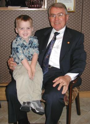 Noah and Grandpa01.jpg