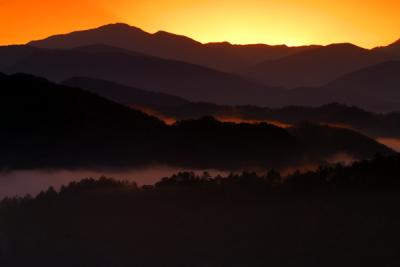 GSMNP-Sunrise-Foothills-Pkw.jpg