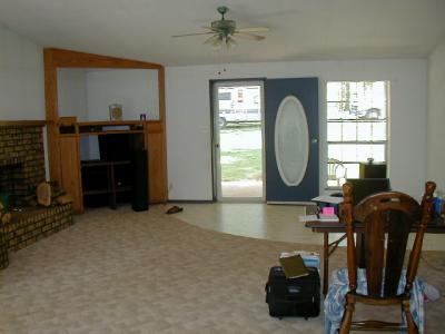 u29/elainderson/medium/17585495.LivingRoom02.jpg