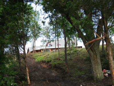 With the clearing done at the beach you have a nice peek at the house