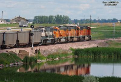 BNSF 8898 East At West Tonville