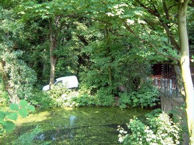 Hans' car is parked inside the Schoonoord Park.