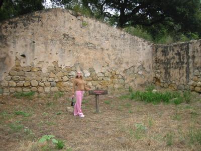 Posing (ala Nancy O'Dell) at the Mission ruins