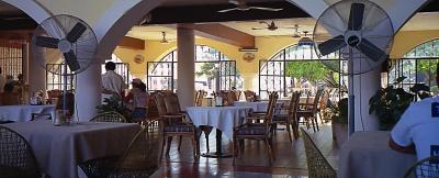 dining at the maria de la luz