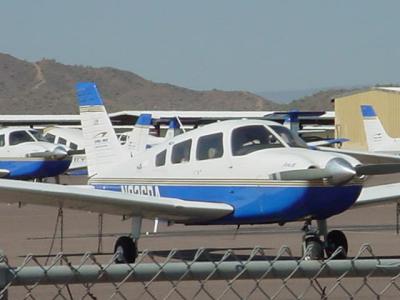 airplane at Deer Valley airport