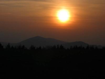 Zachd Słońca nad Grami Grybowskimi(156-5648_IMG.JPG)