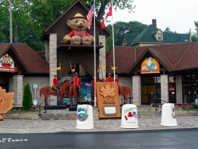 Canadian Shops