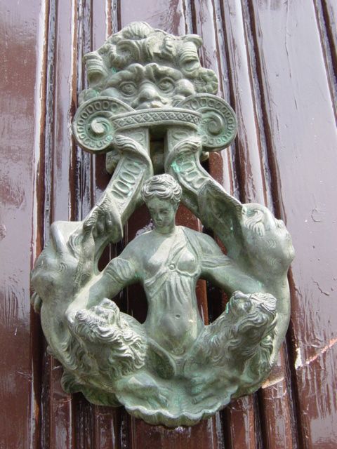 Italian knocker