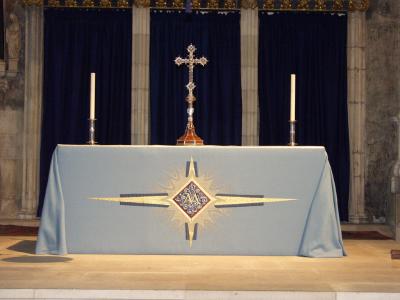 P5224889 Altar York Minster.jpg