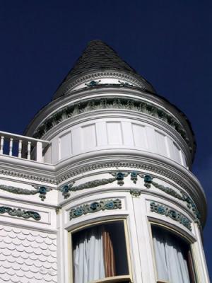 u29/sfvictorians/medium/17420276.BroderickbetSacramentoCaliforniawhite2QAtower.jpg
