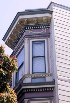 u29/sfvictorians/medium/17422206.EllisandPierceQAaptbldgcornicedet.jpg