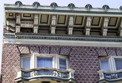 Sutter-bet-Franklin-Van-Ness-brick-eaves-detail.jpg