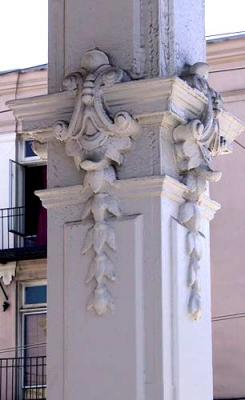 California-and-Divisadero-yellow-apt-bldg-column-det.jpg