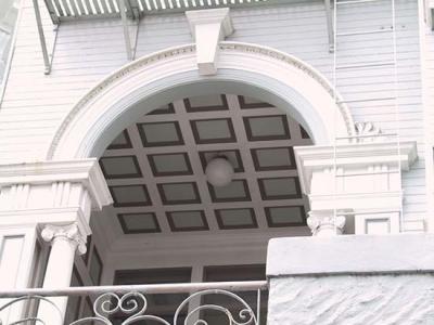 u29/sfvictorians/medium/17426477.GoldenGateandDivisaderoporchceiling.jpg