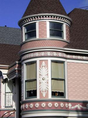 Sacramento-and-Pierce-pink-tower.jpg