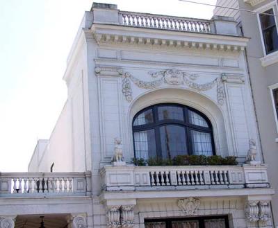 u29/sfvictorians/medium/17455380.SacramentobetLagunaOctaviawhiteclassicaltopwindow.jpg