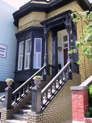 California-bet-Scott-Divisadero-mustard-black-shingle-1-IT.jpg