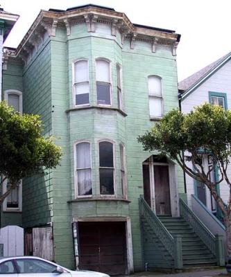 Pine-bet-Divisadero-Broderick-green-siding-IT.jpg