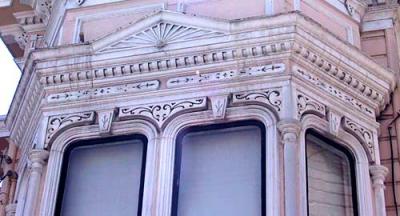 Post-bet-Baker-Broderick-cream-IT-window-det.jpg