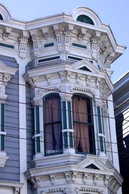 Sutter-bet-Webster-Fillmore-blue-white-IT-window-det.jpg