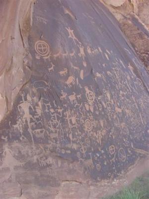 Newspaper Rock 01 (Small).JPG