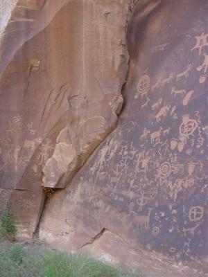 Newspaper Rock 03 (Small).JPG