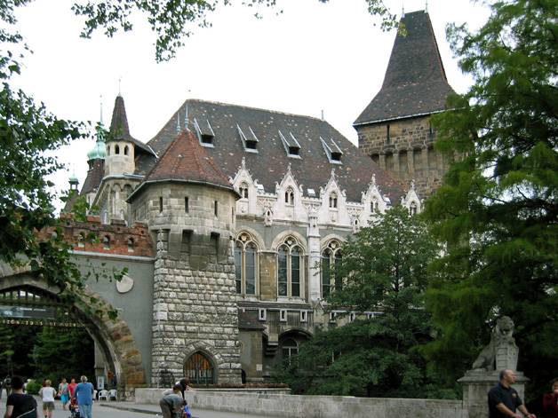 Vajdahunyad Castle (Vajdahunyad vara)