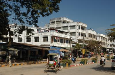 Main street of Tha Khilek