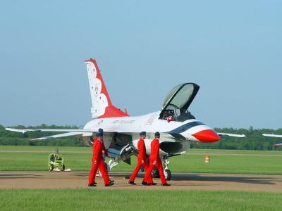 u29/stfchallenge/medium/17313664.tbird2.jpg