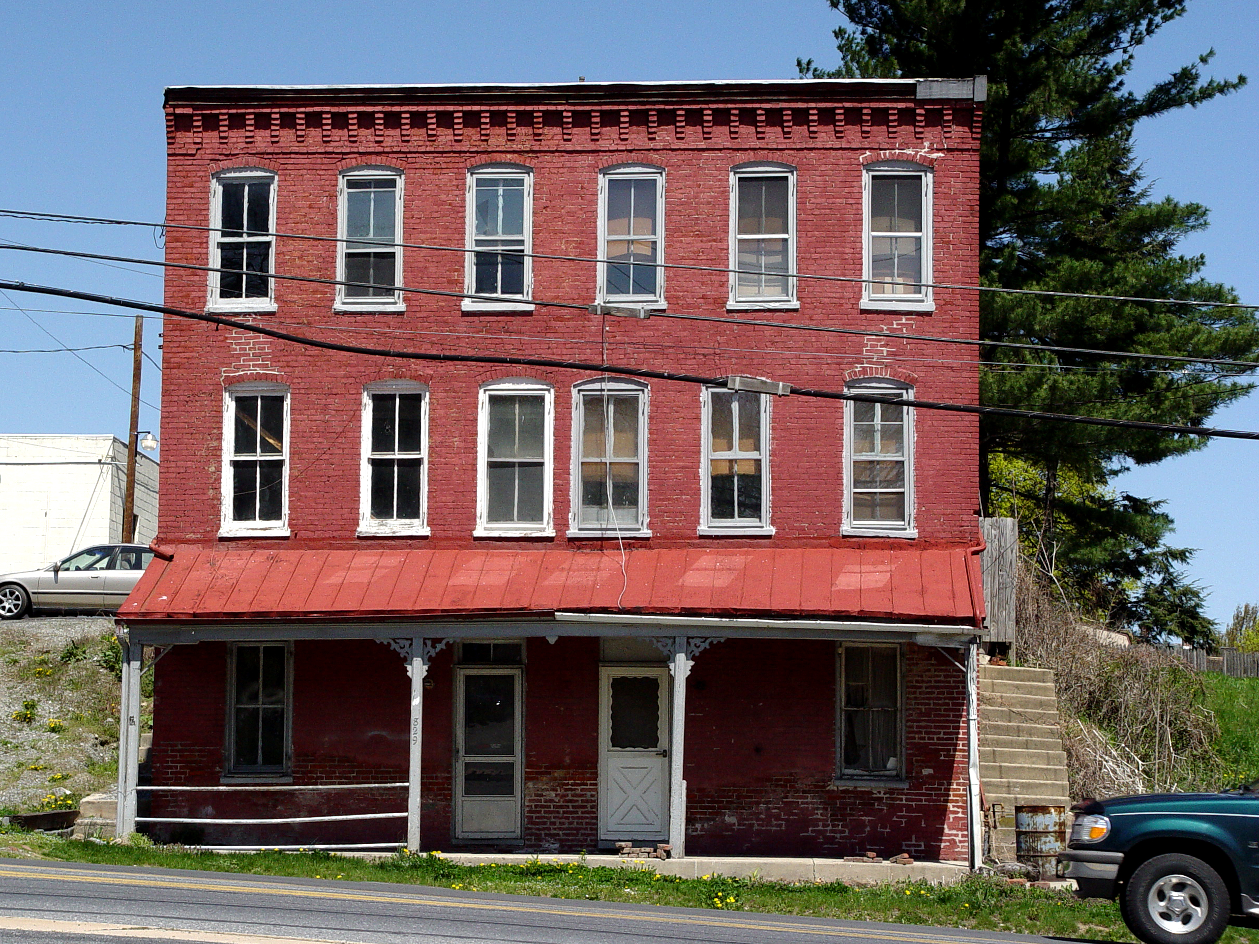 <p align=center> <b>Antique Facade<b> <br> <font size=1> by Brian Jarrel </font> </p>