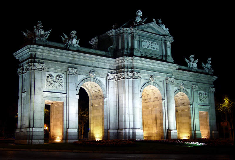 <B>La Puerta de Alcala</B><BR><font size=1>by Brian Jarrel</font>