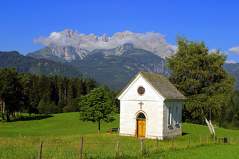 <B>Little Chapel</B><BR><FONT size=2>by Klaus Wiese</FONT>