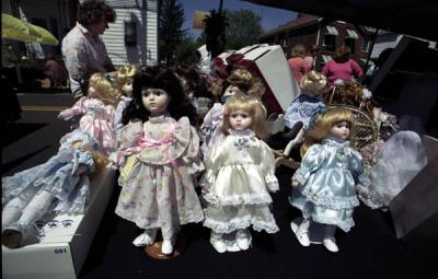 Sad Dolls