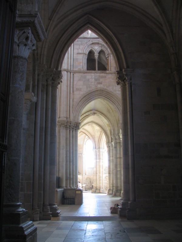 Vézelay  , à l'intérieur