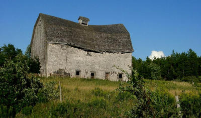 Slowly collapsing barn