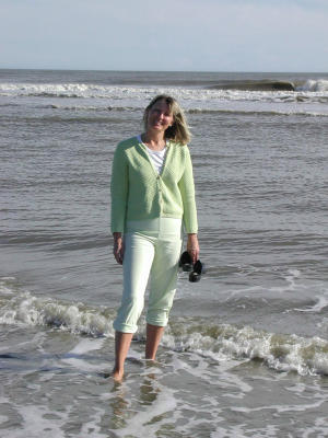 Heather at IOP beach - 11/16/01