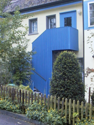 2000-051 Treppe mit Holzgeländer